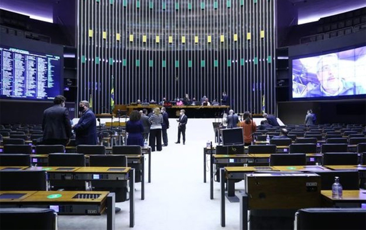 Com 'contratação' sem carteira assinada, 'minirreforma' trabalhista vai ao Senado